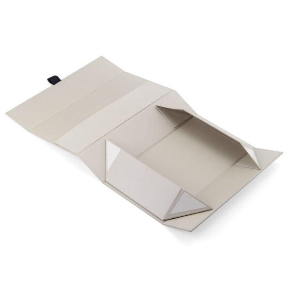 Luxury Rigid Engagement Ring Packaging Box with Foam Insert Luxury Rigid Engagement Ring Packaging Box with Foam Insert