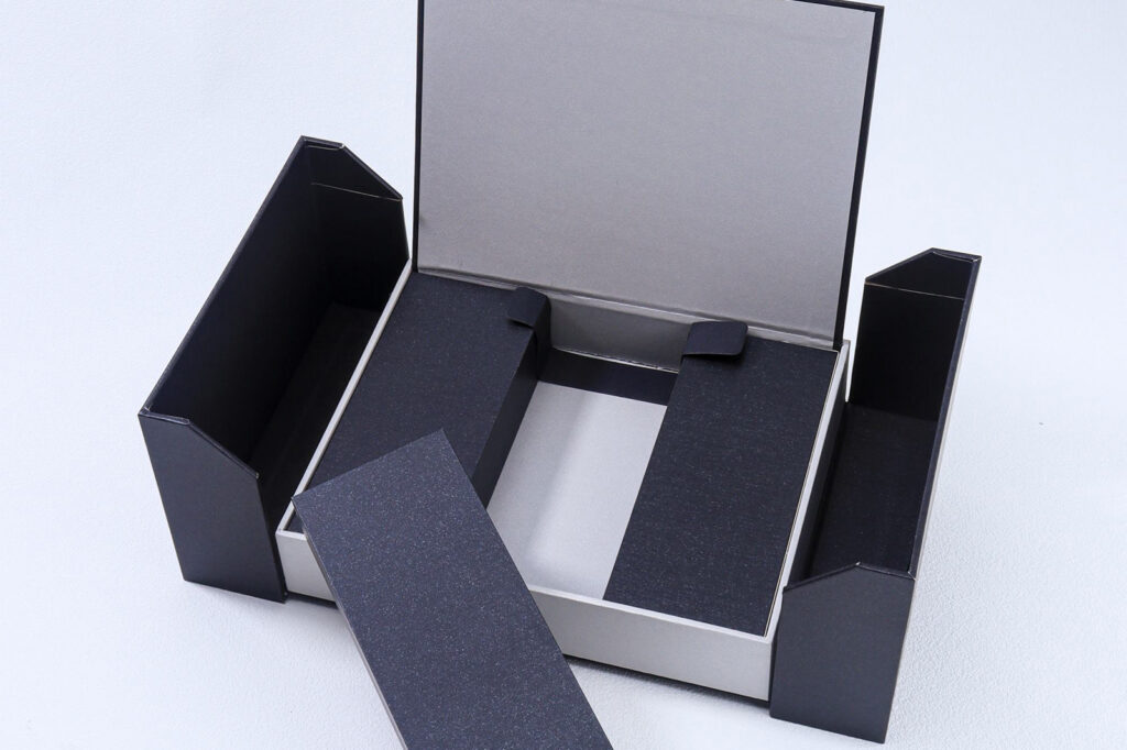 Coffret cadeau personnalisé noir à fermeture magnétique
