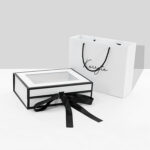 Boîte-cadeau en papier blanc pliable et personnalisable