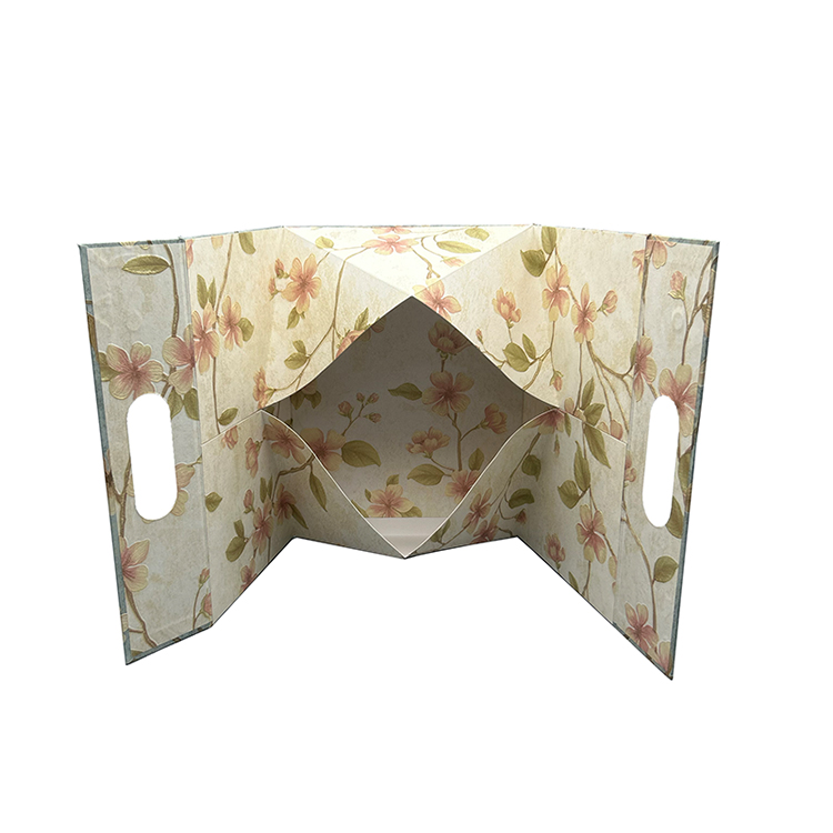 Papier cadeau magnétique pliable pour boîtes de formes irrégulières