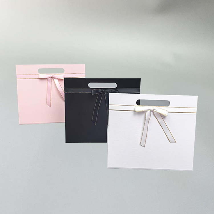Papier cadeau magnétique pliable pour boîtes de formes irrégulières