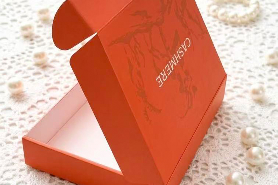 Boîte d'expédition en papier kraft